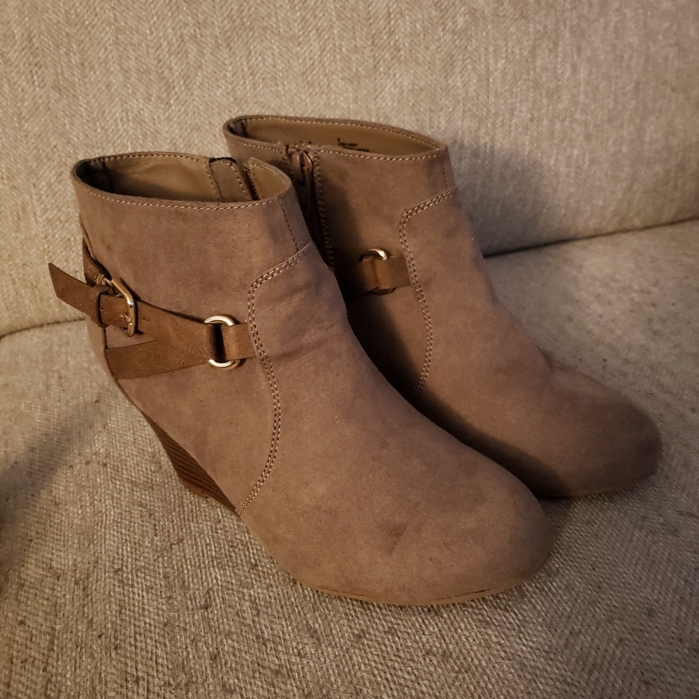 Wedge booties